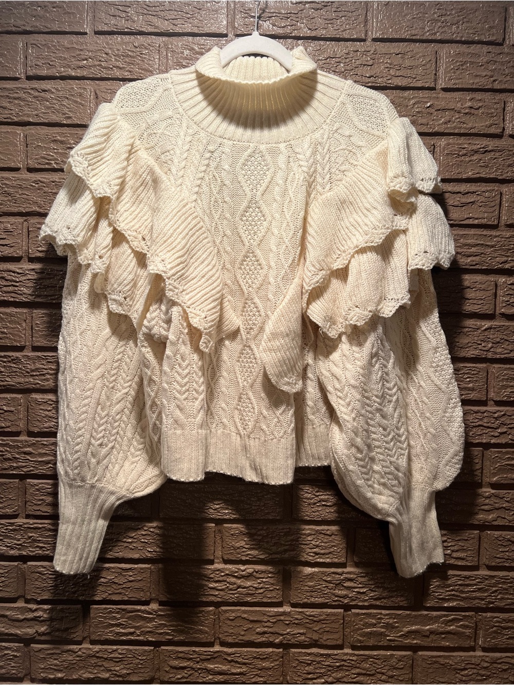 DAVI & DANI Cream Cable-Knit Ruffle Turtleneck Sweater
